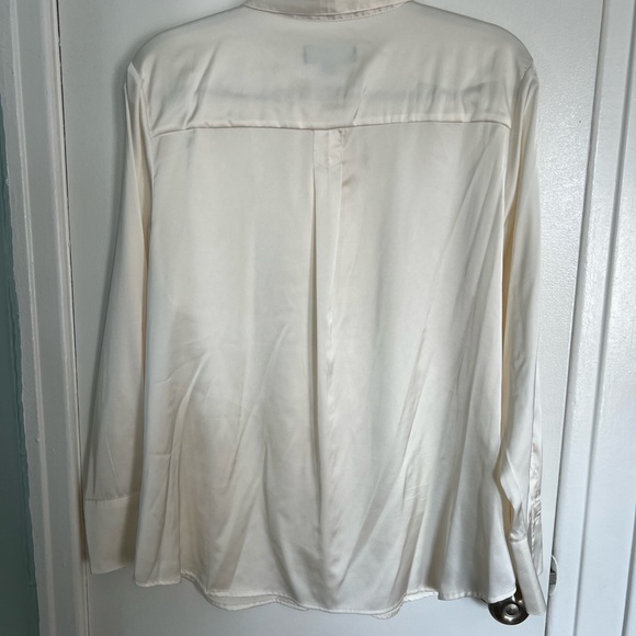 Women’s Satin Button down Shirt - BR Factory - Ivory size XL - Picture 3 of 3